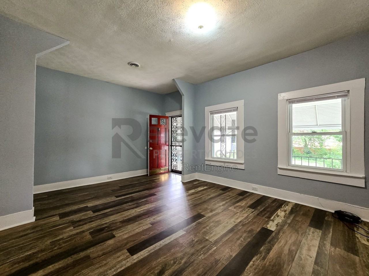 2602 Perry St - Photo 4 of 26