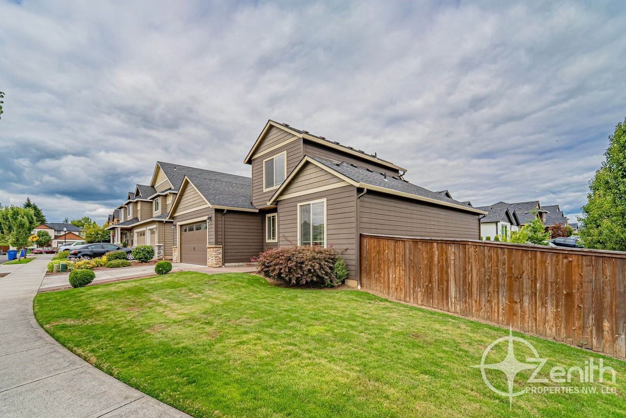 3888 N 1st Way - Photo 2 of 35