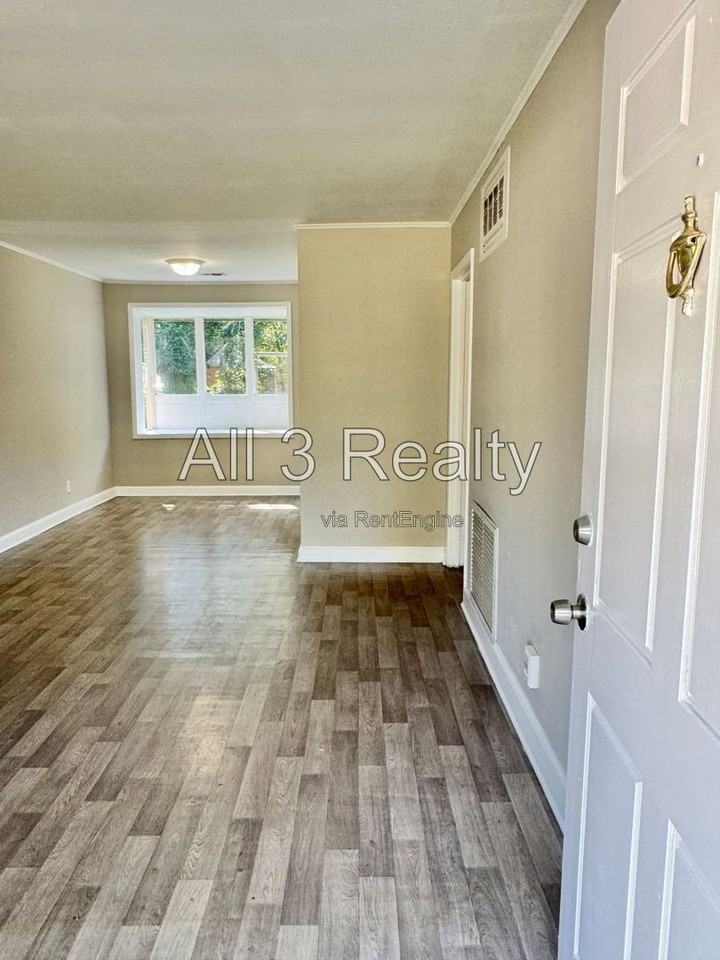 3800 Robbins Rd - Photo 5 of 35