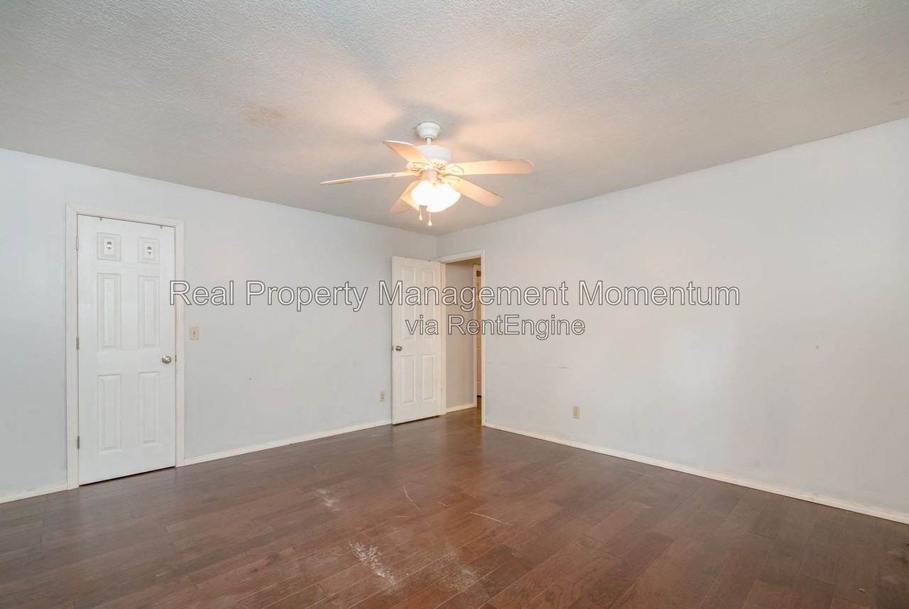 533 E Greenwood St - Photo 6 of 25