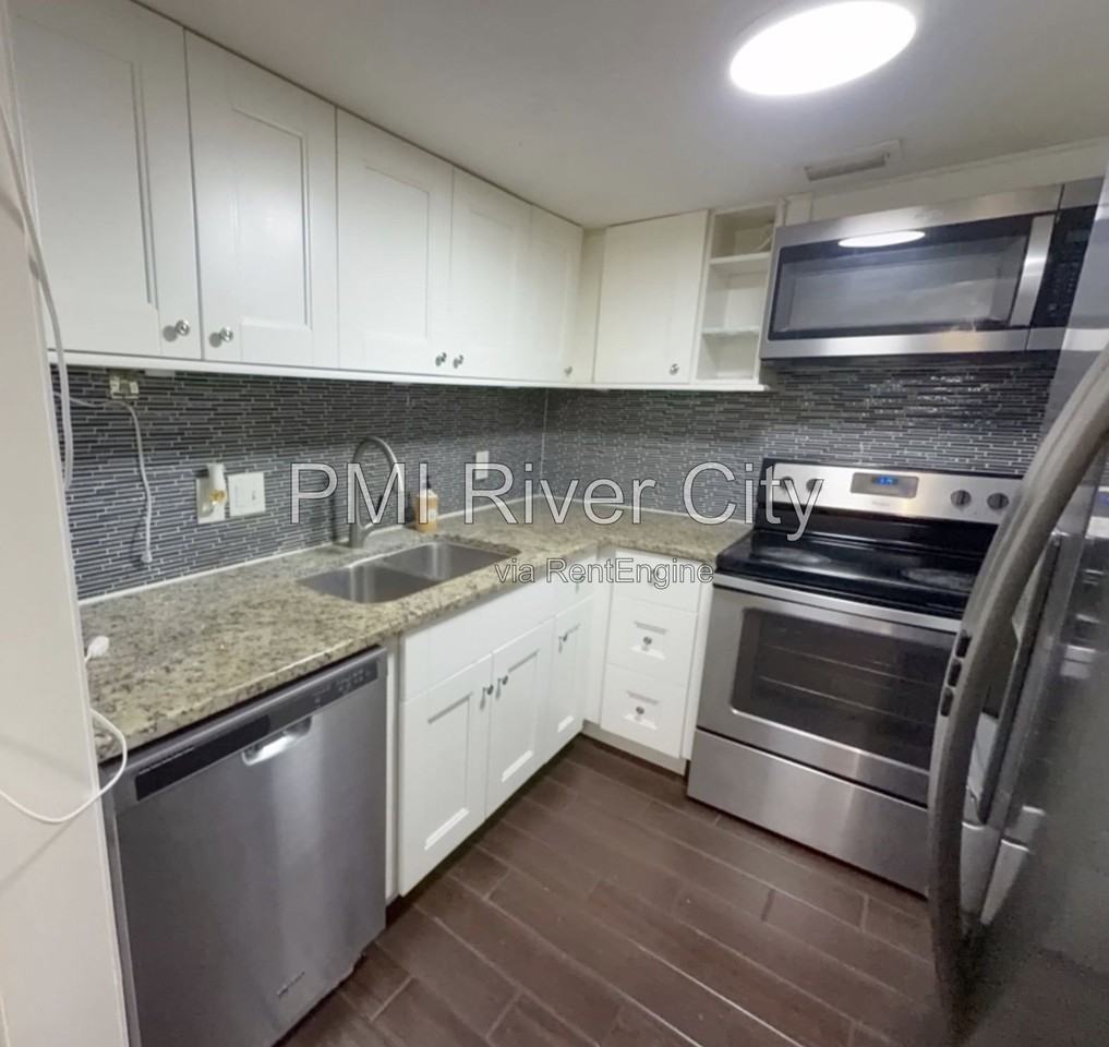 4326 Plaza Gate Ln S #101 - Photo 2 of 26