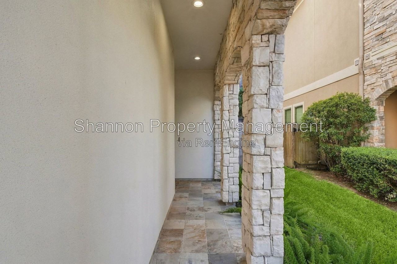 5531 Pine St #I - Photo 4 of 47