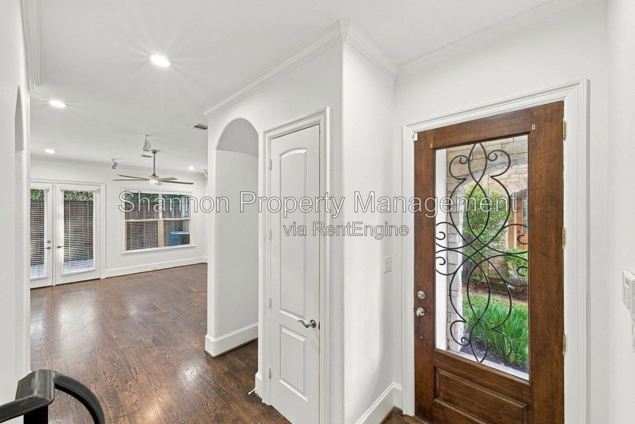 5531 Pine St #I - Photo 6 of 47