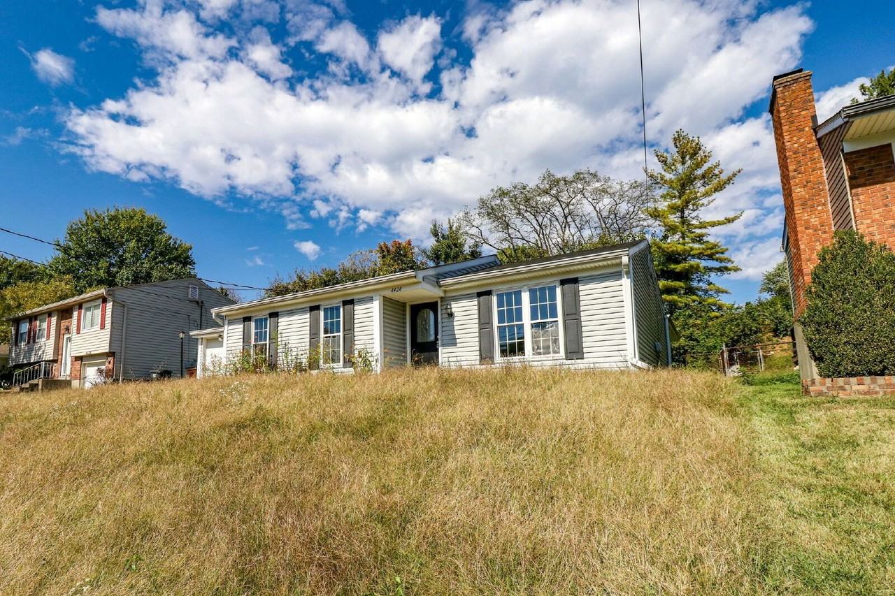 4420 Valence Dr - Photo 4 of 10