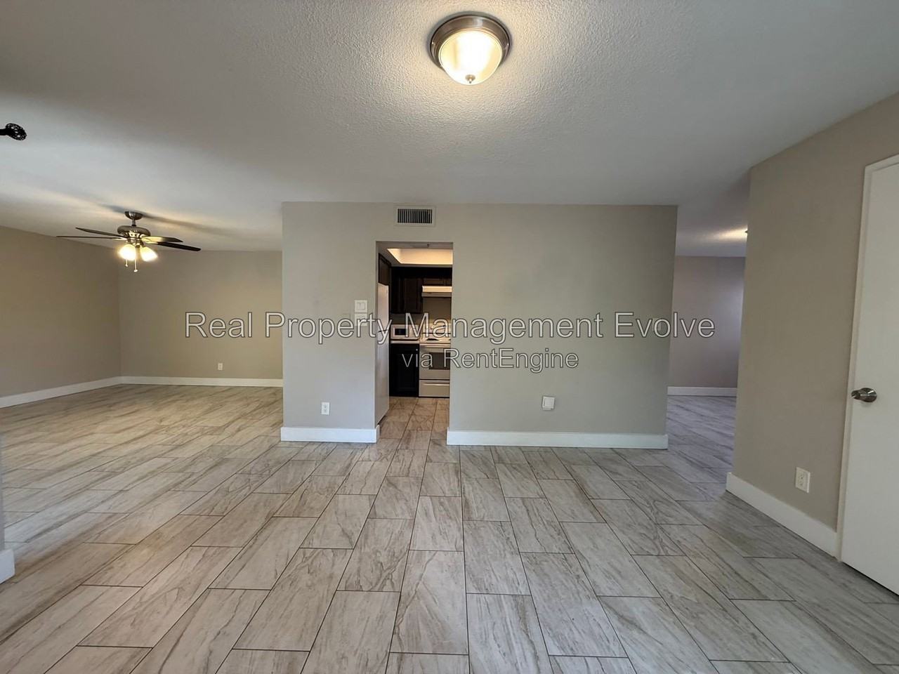 5220 E Tamblo Dr - Photo 4 of 25
