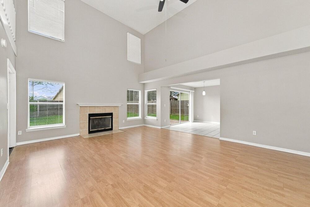 12618 Oldcastle Dr - Photo 4 of 17