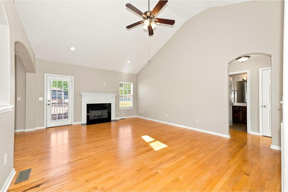 1015 Station Cir - Photo 6 of 17