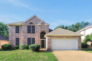 featured image of 703 Biscayne Dr