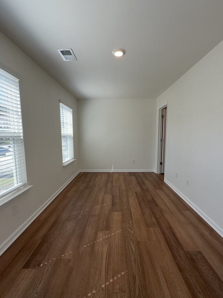 214 Spencer Cir - Photo 3 of 29