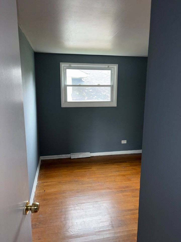 13220 S Vernon Ave - Photo 6 of 15