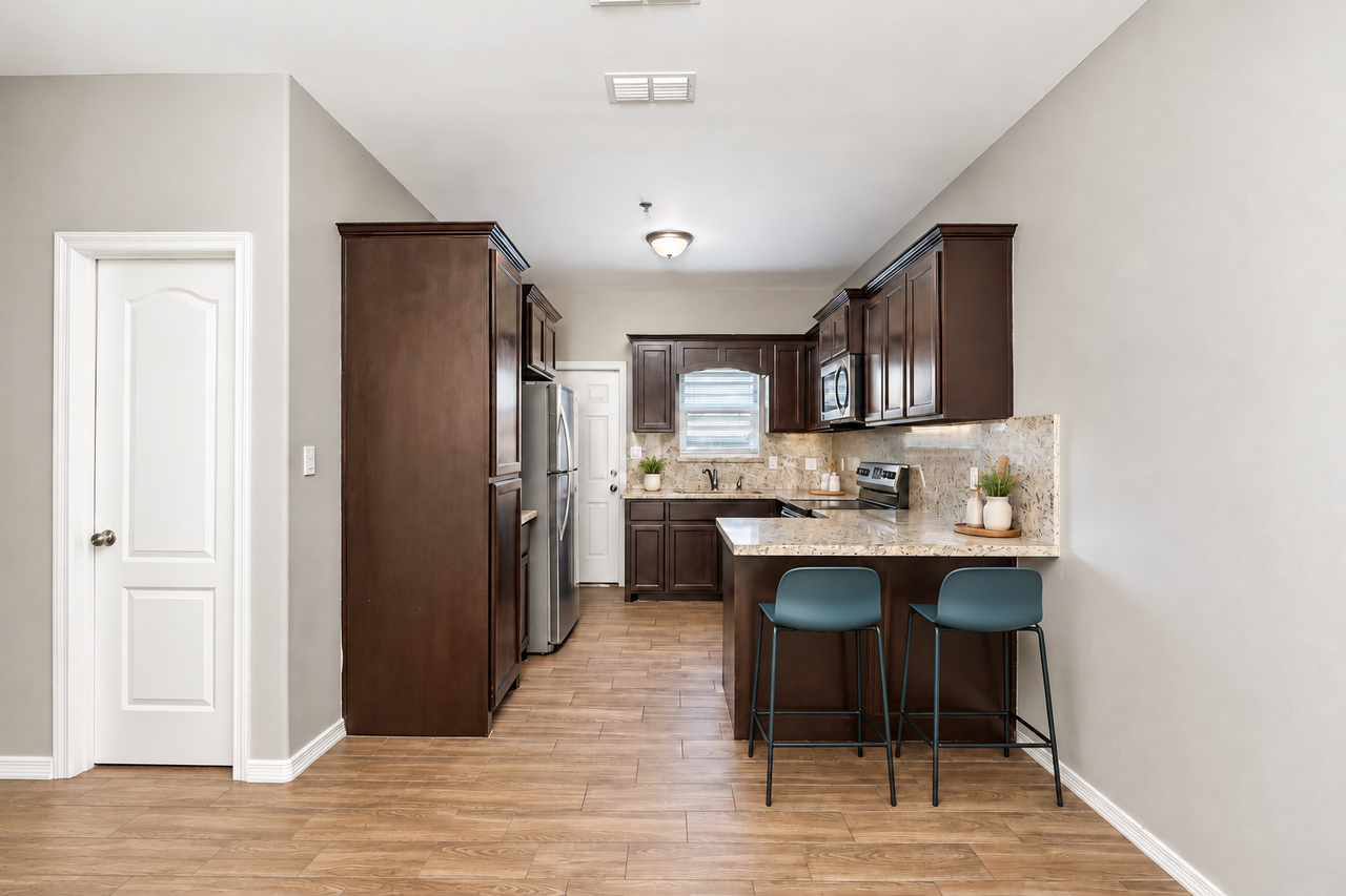1400 Hummingbird Ct #11 - Photo 5 of 14