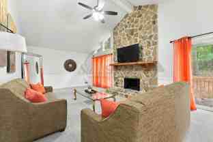 650 Lost Creek Cir #B - Photo 1 of 1