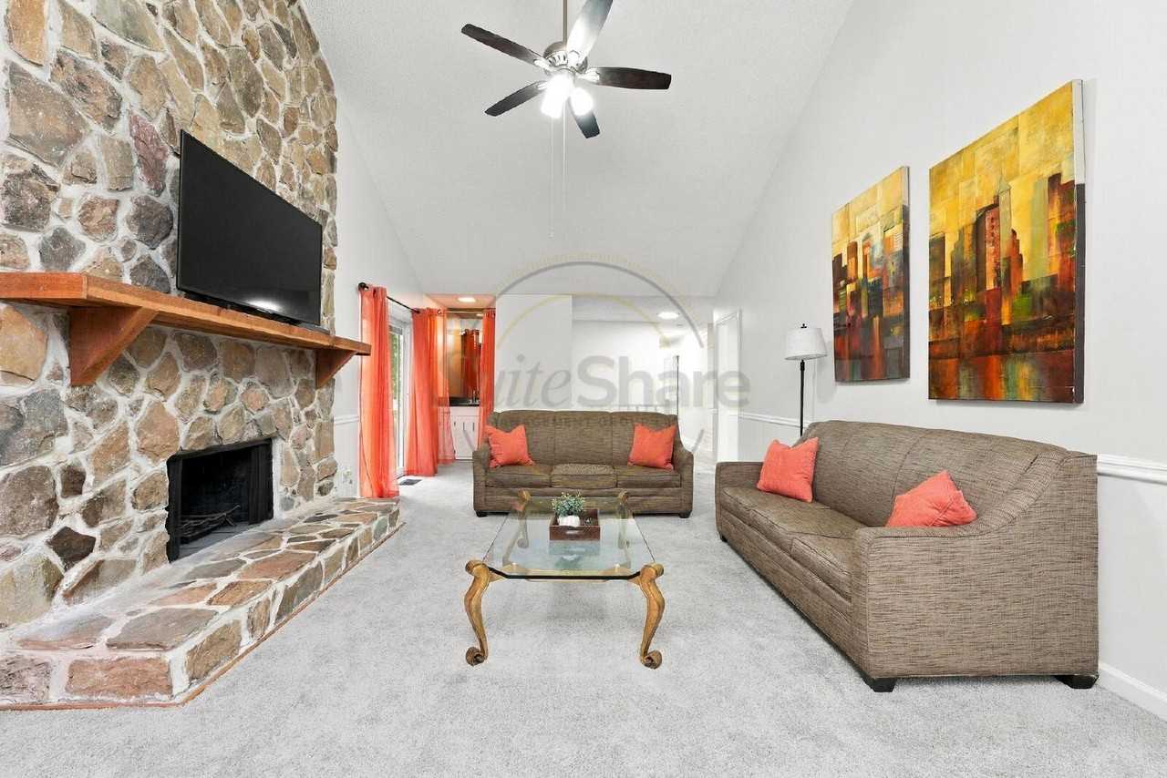 650 Lost Creek Cir #D - Photo 2 of 15