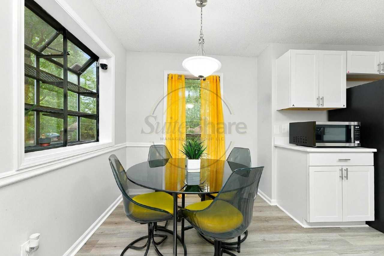 650 Lost Creek Cir #D - Photo 3 of 15
