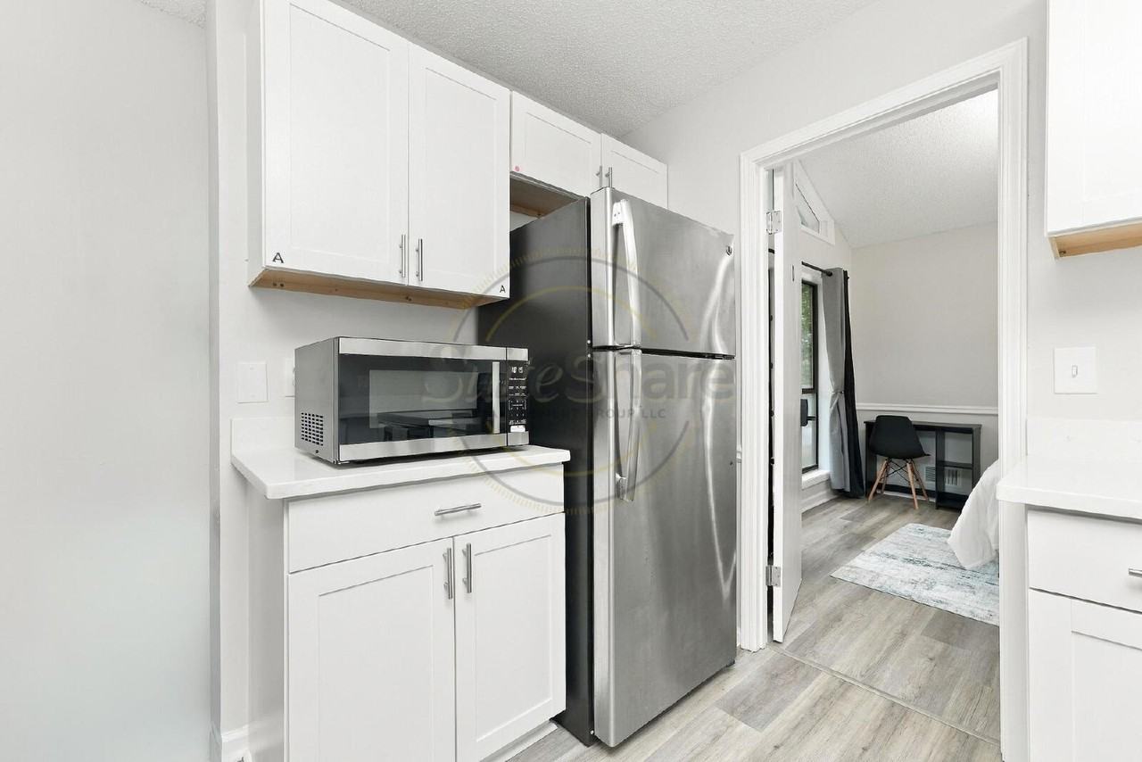 650 Lost Creek Cir #D - Photo 6 of 15
