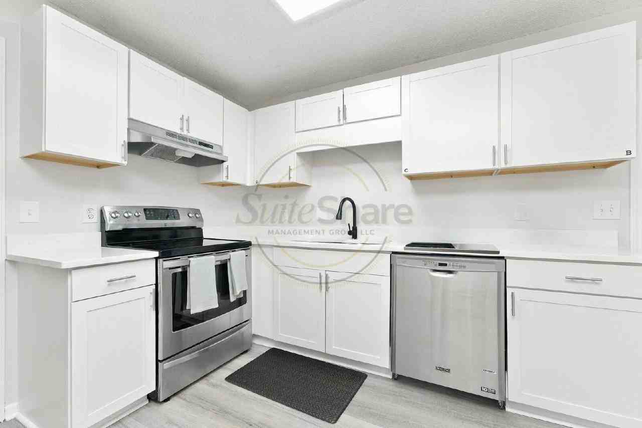 650 Lost Creek Cir #D - Photo 7 of 15