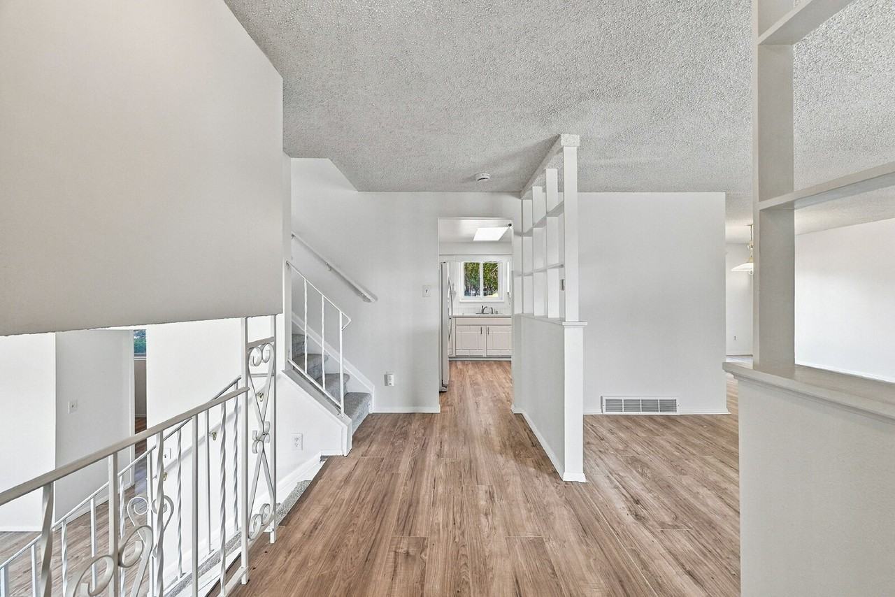 1653 Cragin Rd - Photo 5 of 45