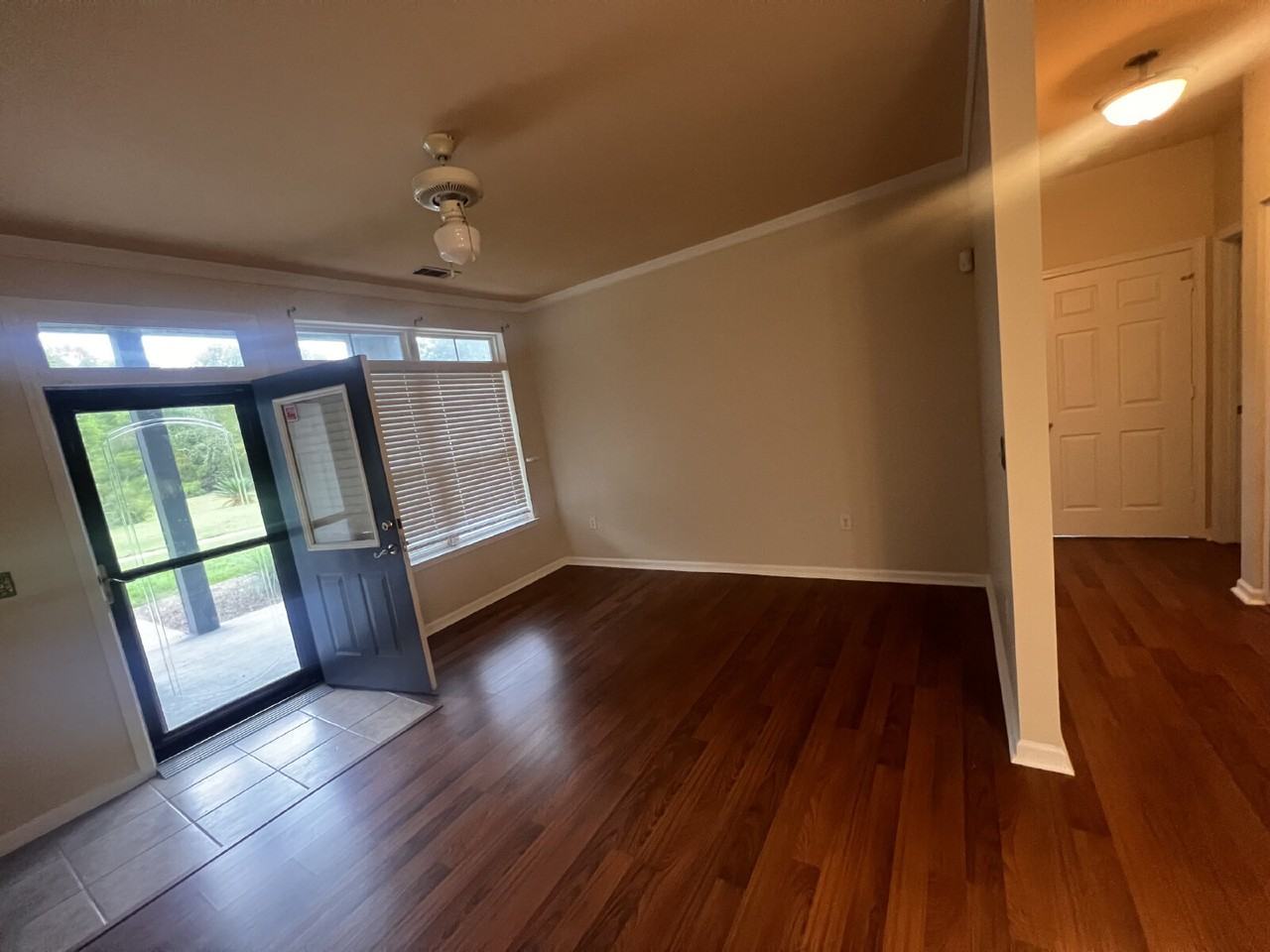3002 Mariners Way - Photo 4 of 16