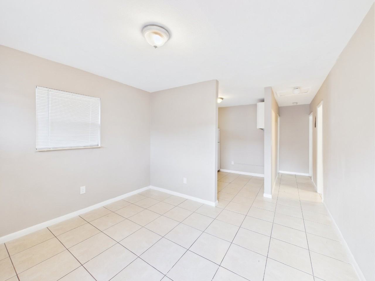 2711 Nw 1st St Apt 2 - Photo 2 of 36