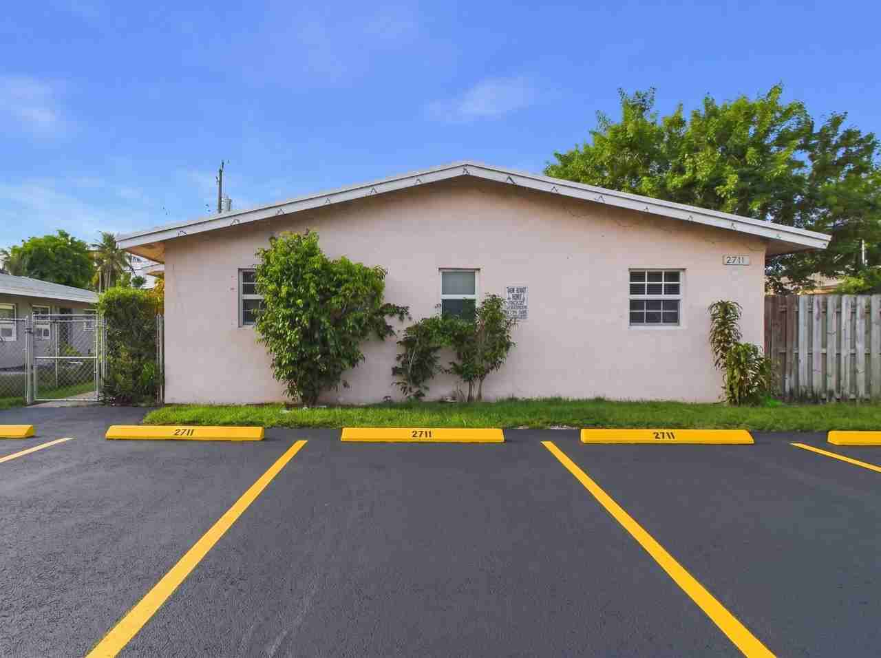 2711 Nw 1st St Apt 4 - Photo 6 of 23