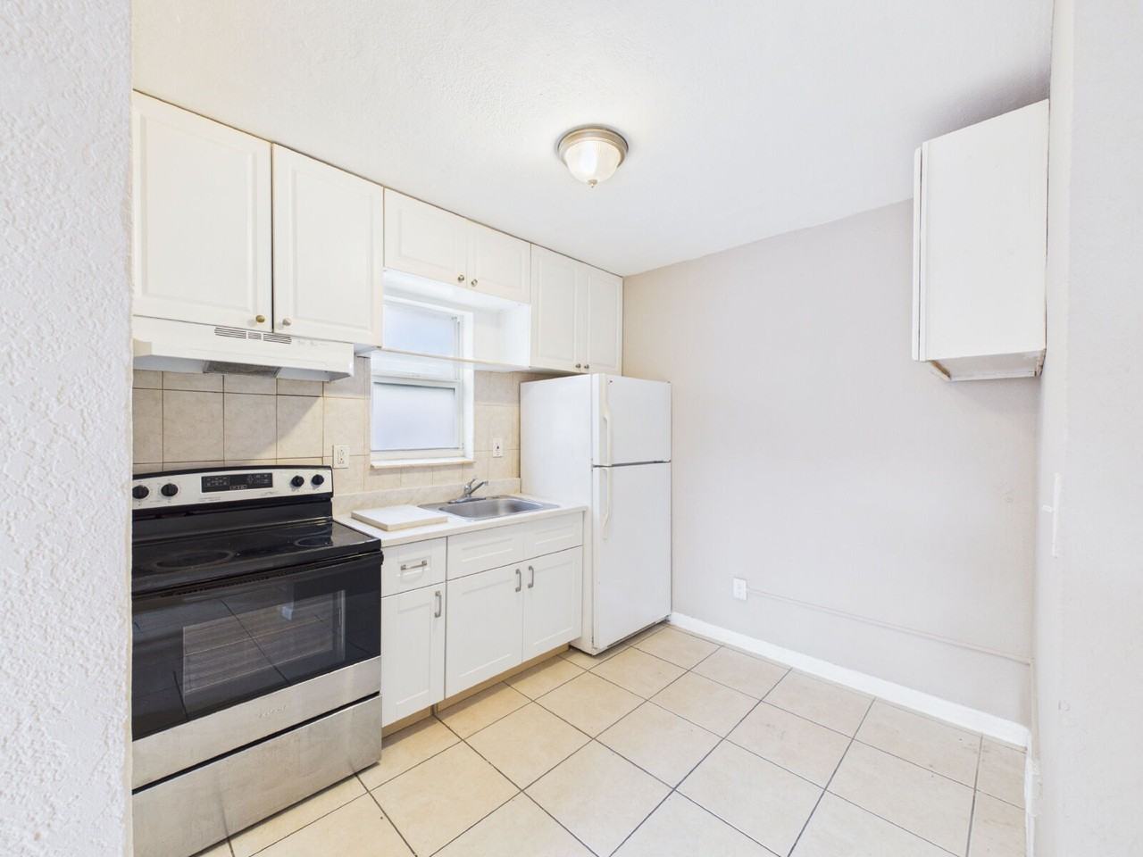 2711 Nw 1st St Apt 4 - Photo 7 of 23