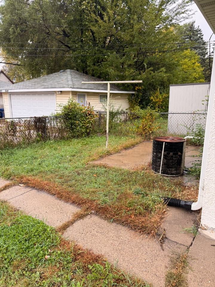 3822 3rd St Ne - Photo 3 of 17