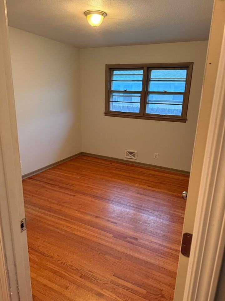 3822 3rd St Ne - Photo 5 of 17