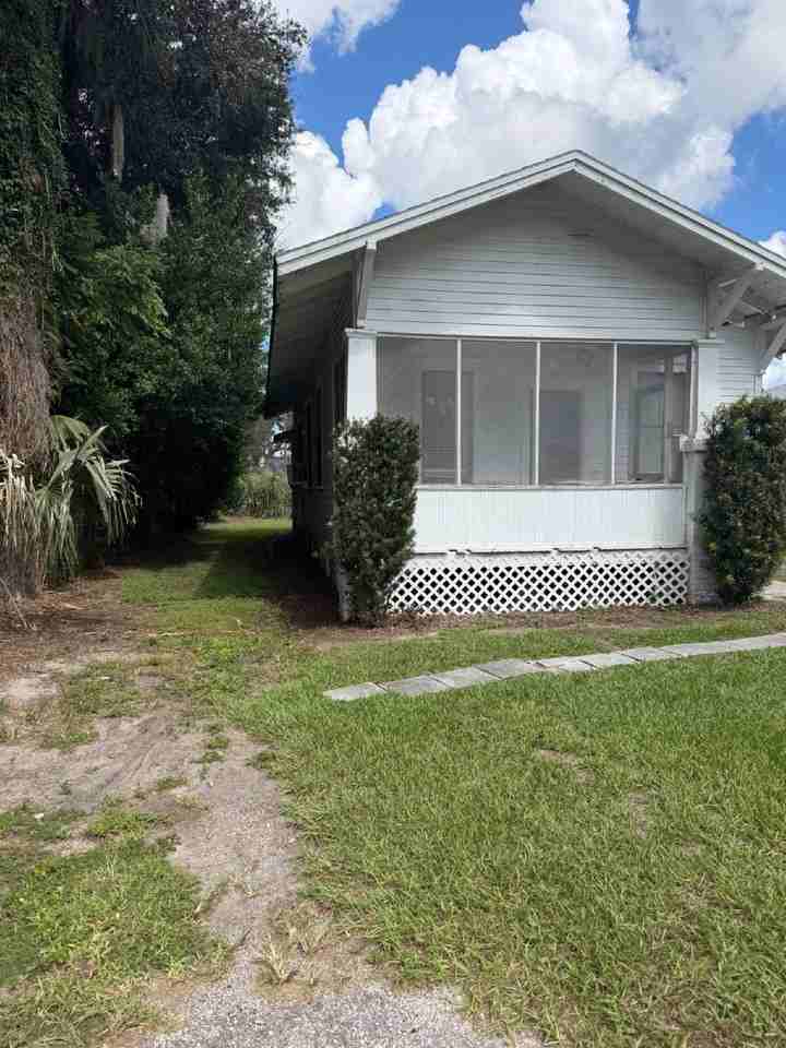 340 W Stanley St - Photo 2 of 20