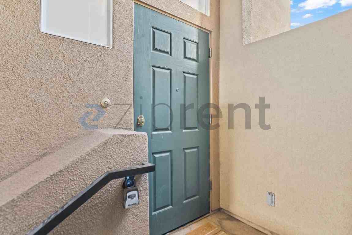 831 Heavenly Pl - Photo 4 of 30