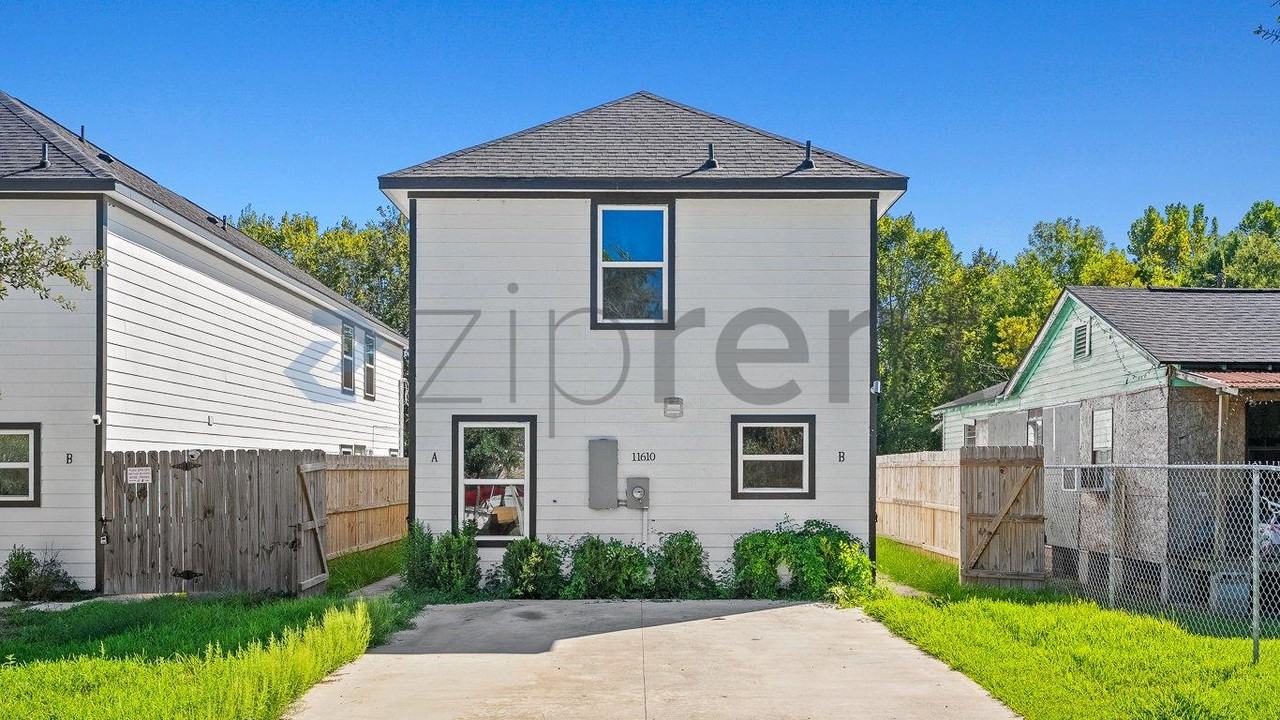 11610 Danford Ln #B - Photo 2 of 16