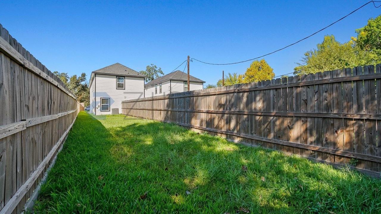 11610 Danford Ln #B - Photo 7 of 16