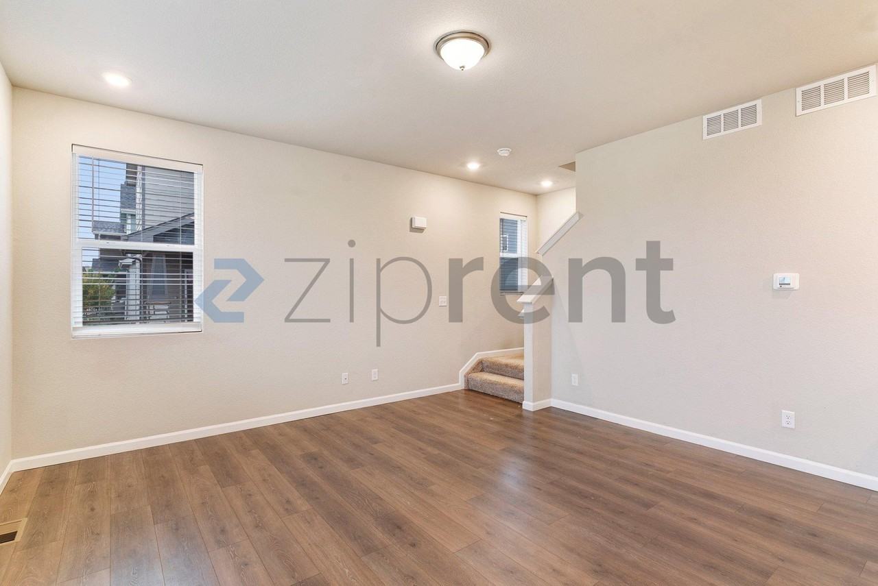 2143 Arborwood Ln - Photo 6 of 32