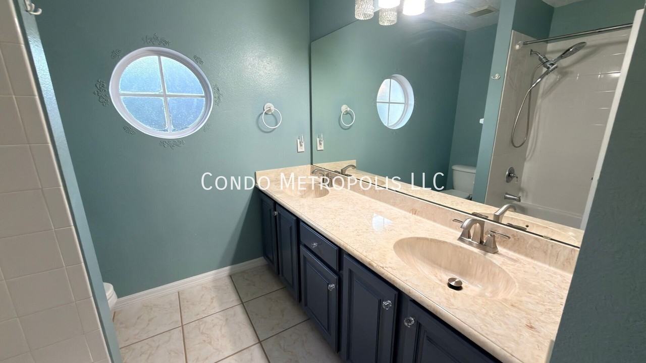 2407 Greenwillow Dr - Photo 6 of 11