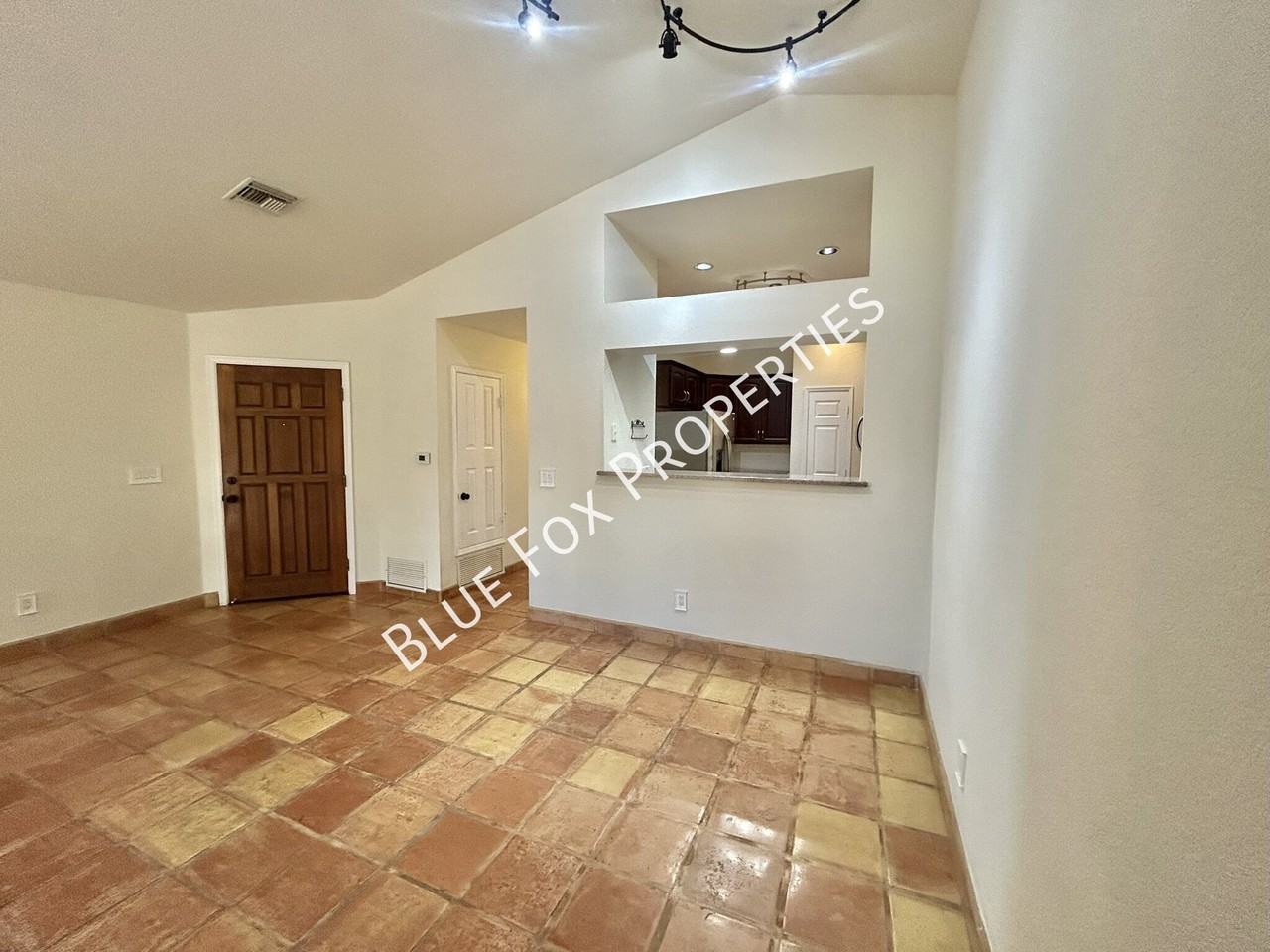 4693 W Lessing Ln - Photo 4 of 40