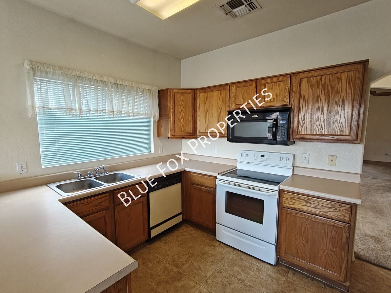 9376 N Painted Sky Dr - Photo 2 of 44