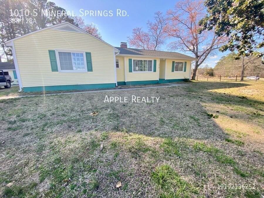 1010 S Mineral Springs Rd - Photo 2 of 15