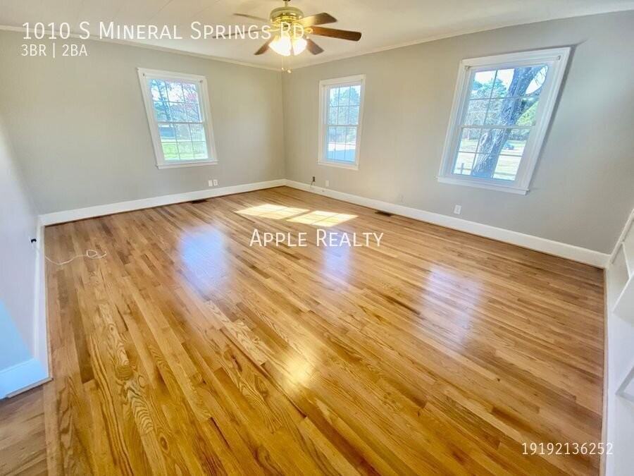 1010 S Mineral Springs Rd - Photo 3 of 15