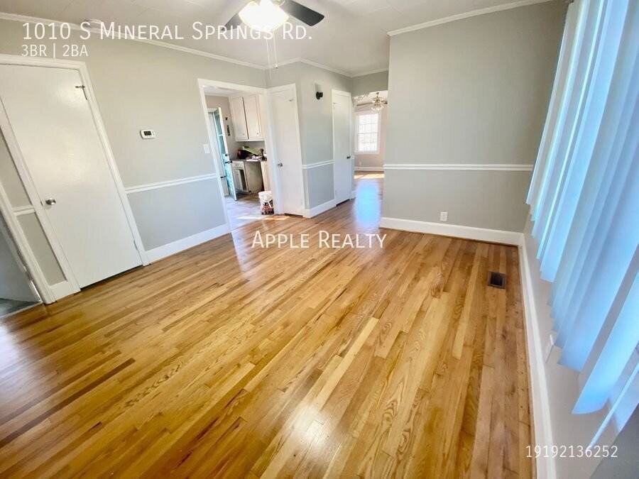 1010 S Mineral Springs Rd - Photo 5 of 15