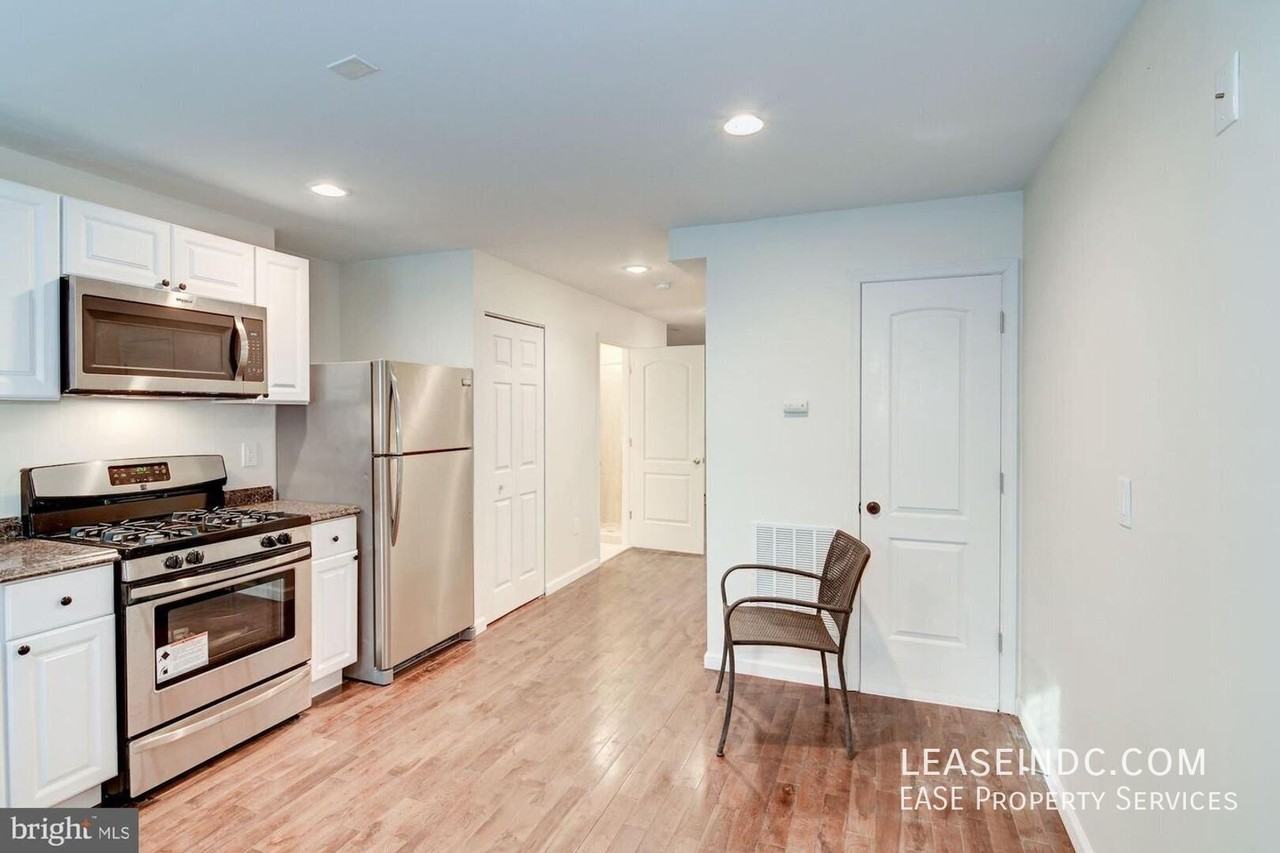 2916 Olive St Nw #B - Photo 7 of 14