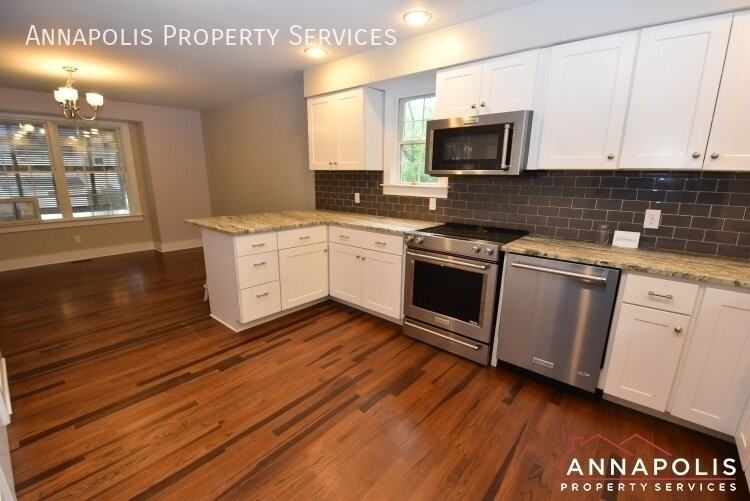 1346 Fishing Creek Rd - Photo 2 of 33