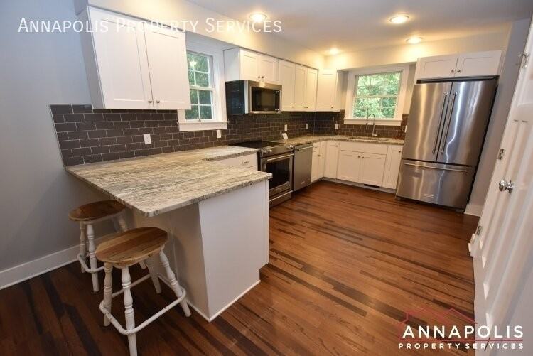 1346 Fishing Creek Rd - Photo 4 of 33