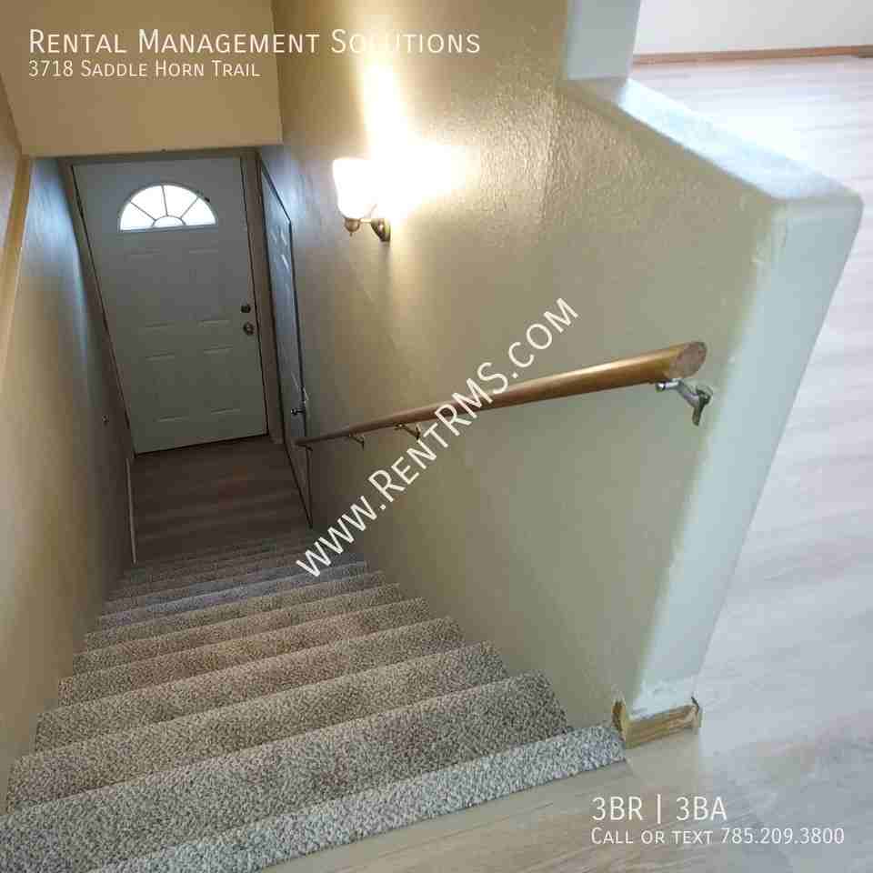 3718 Saddle Horn Trl - Photo 2 of 38