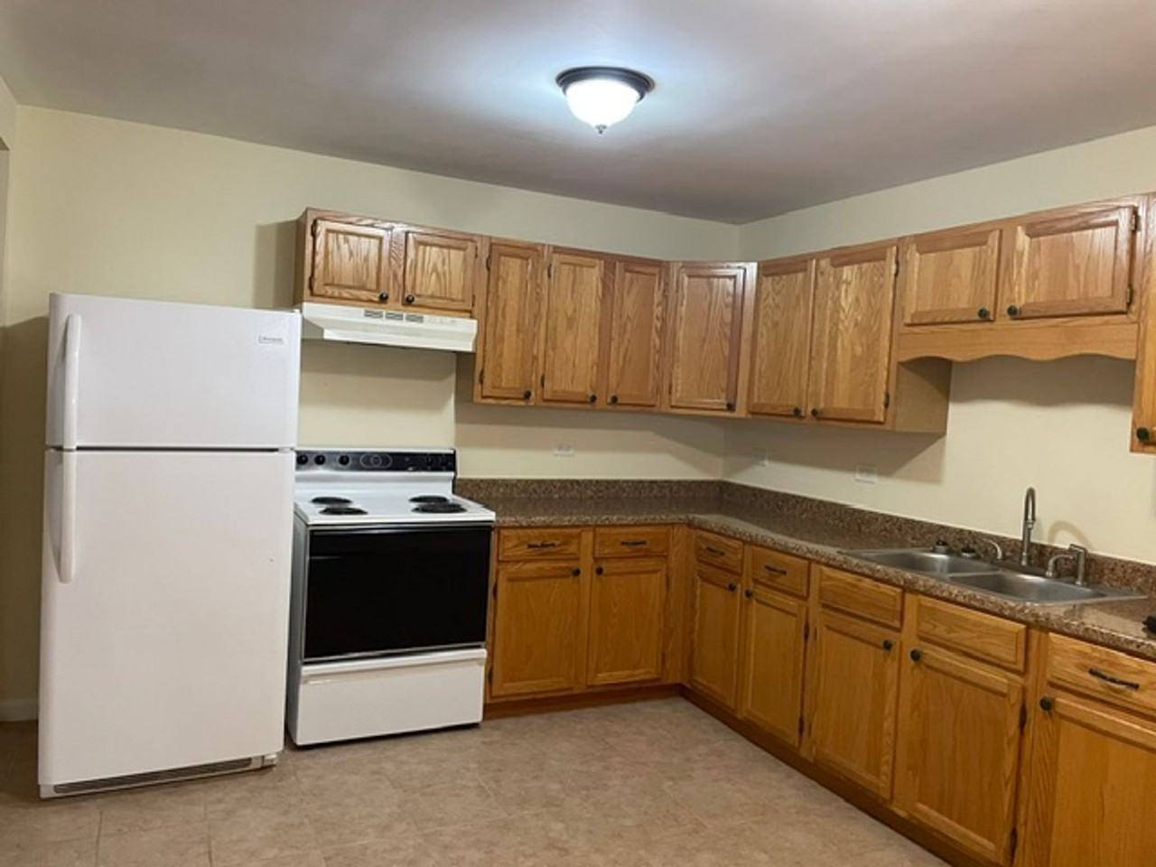 1619 Lawrence Ave #B - Photo 2 of 7