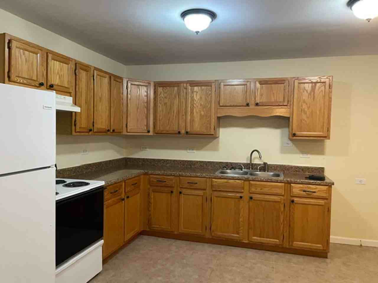1619 Lawrence Ave #B - Photo 4 of 7
