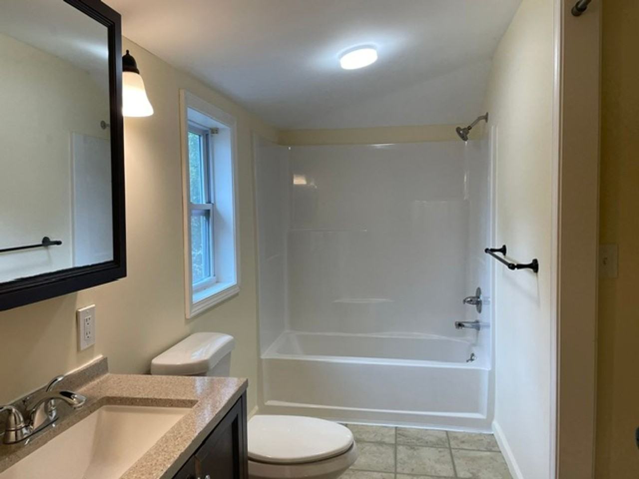 1619 Lawrence Ave #B - Photo 6 of 7
