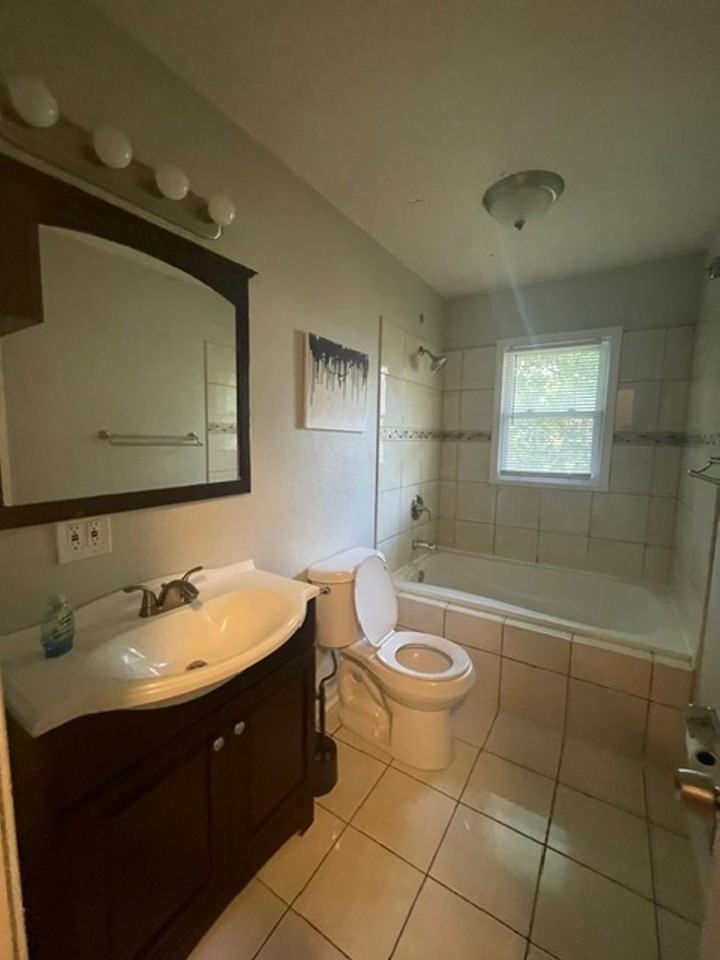 9330 E 85th St - Photo 5 of 11