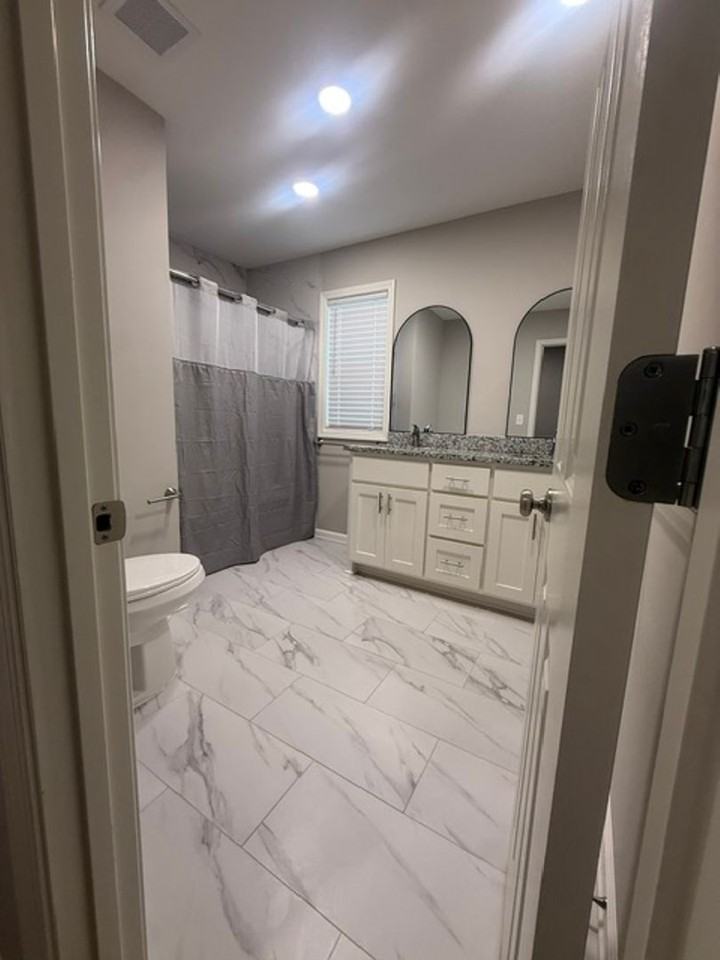 7117 W 69th St - Photo 5 of 8