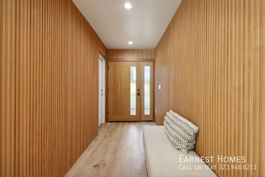4656 Greenbush Ave - Photo 5 of 40