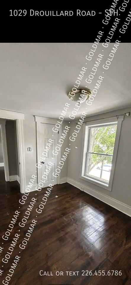 1029 Drouillard Rd #SFH - Photo 4 of 7