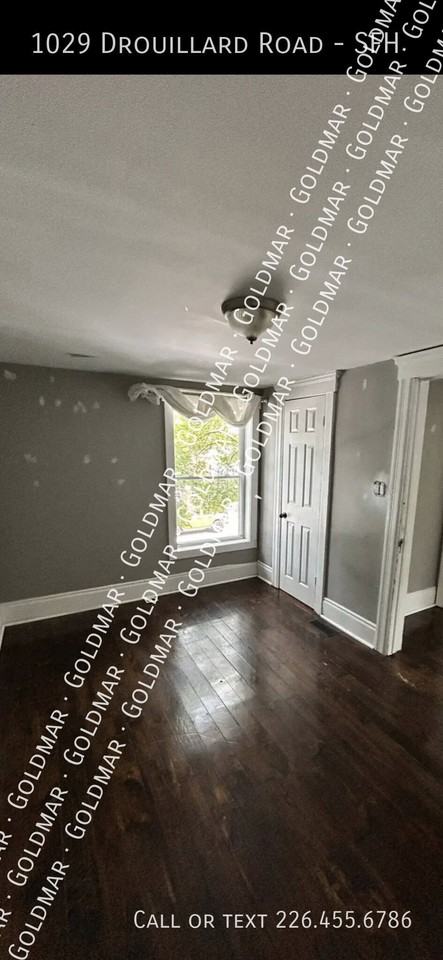1029 Drouillard Rd #SFH - Photo 6 of 7